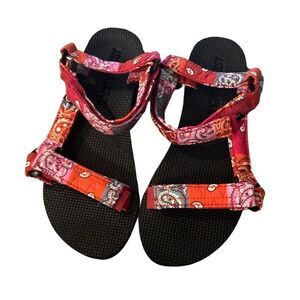 NWOT Arizona Love Trekky bandana quilt sandal